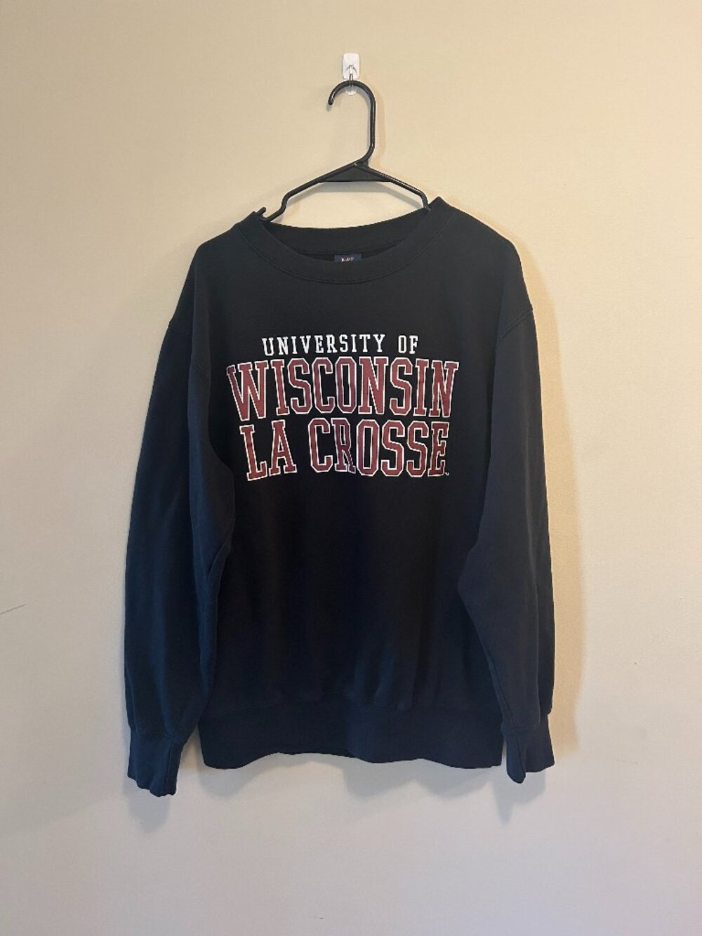 MV Sport University of Wisconsin-La Crosse Crewneck Sweatshirt Black Men's L